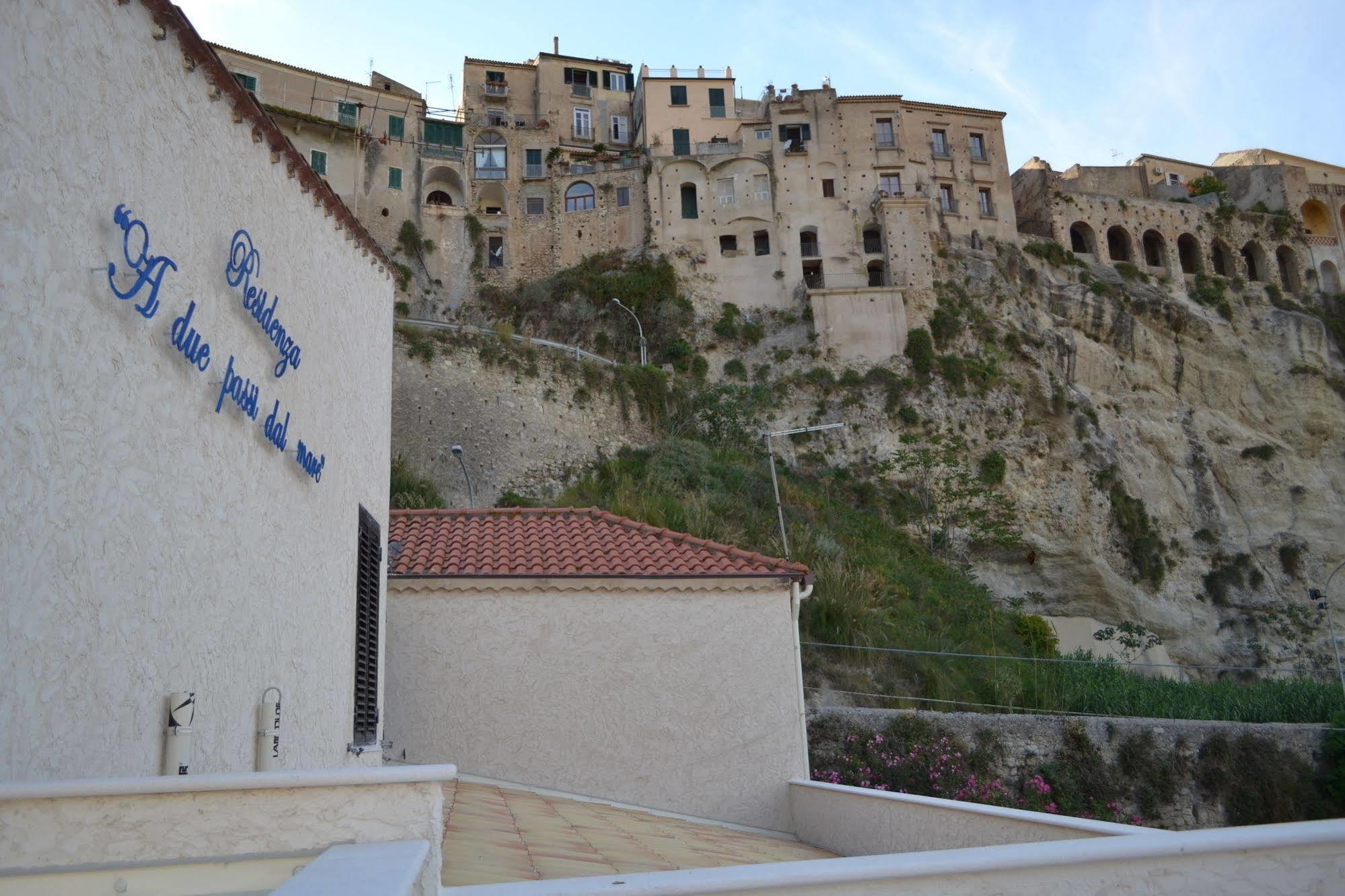 Residenza A Due Passi Dal Mare Hotell Tropea Exteriör bild
