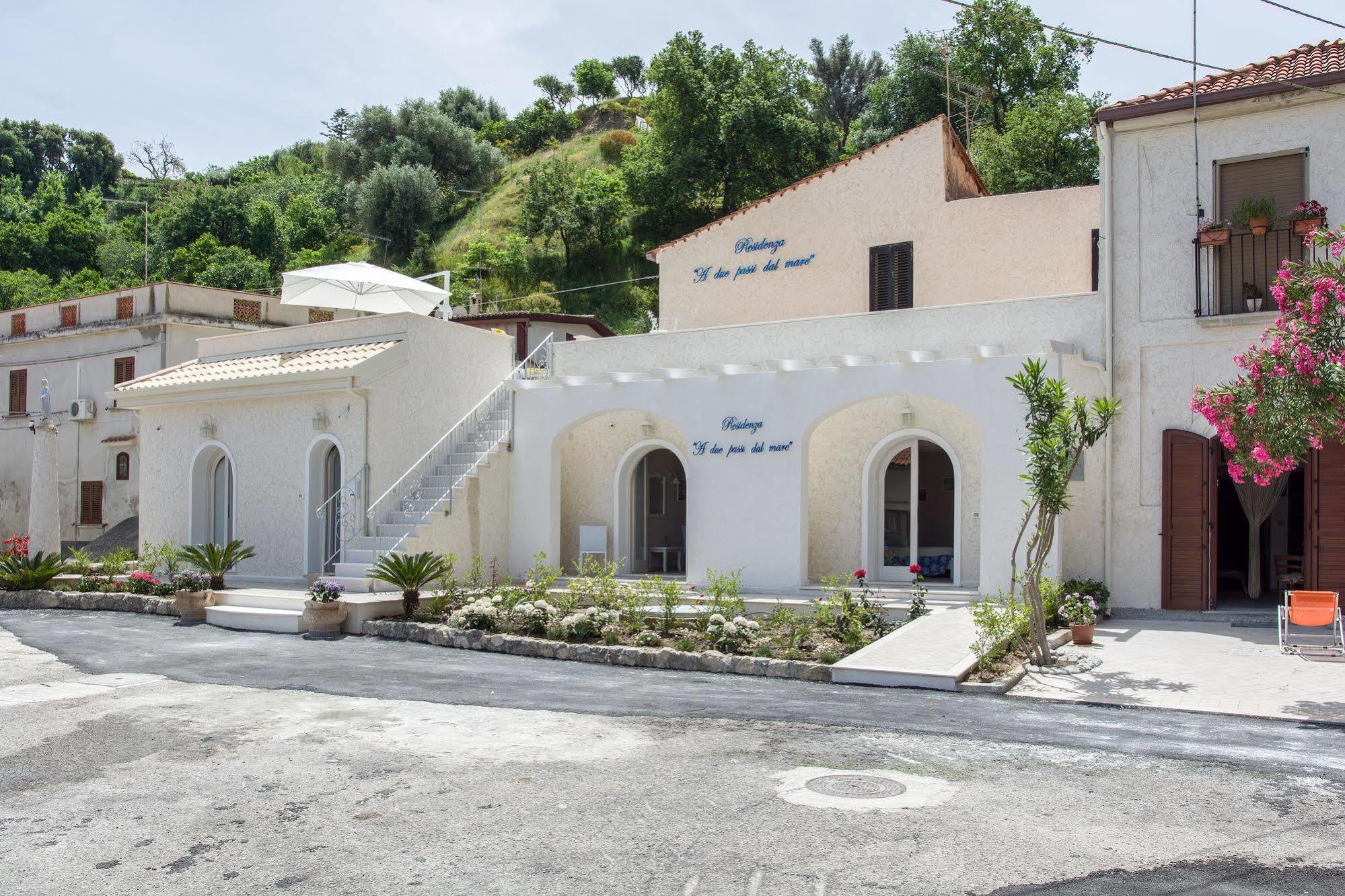 Residenza A Due Passi Dal Mare Hotell Tropea Exteriör bild