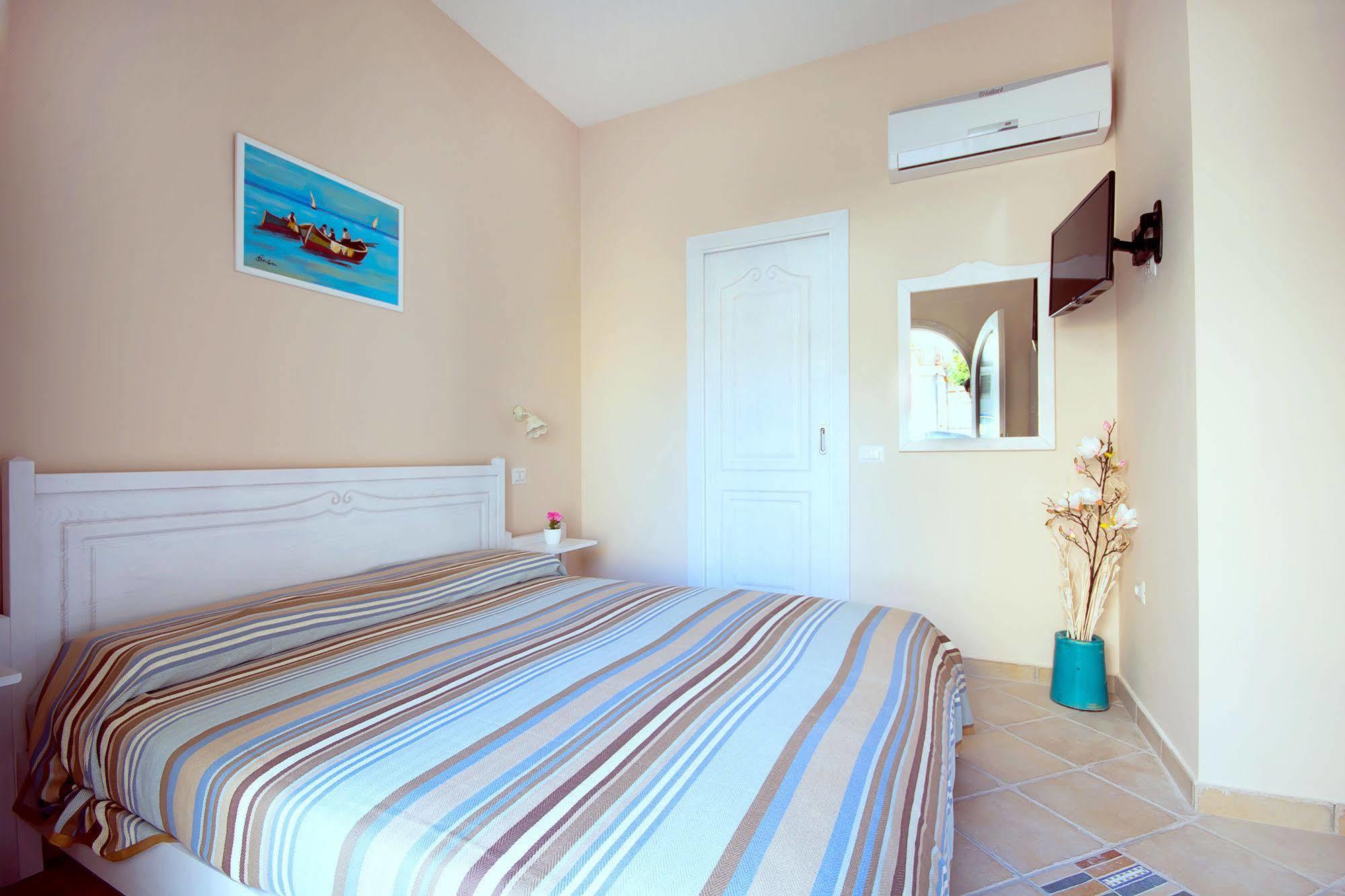 Residenza A Due Passi Dal Mare Hotell Tropea Exteriör bild